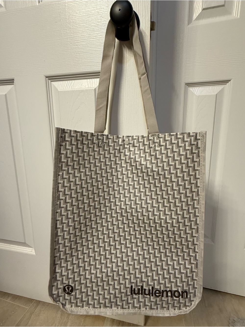 Lululemon Medium Grey Tote with Repeat L Pattern Logo